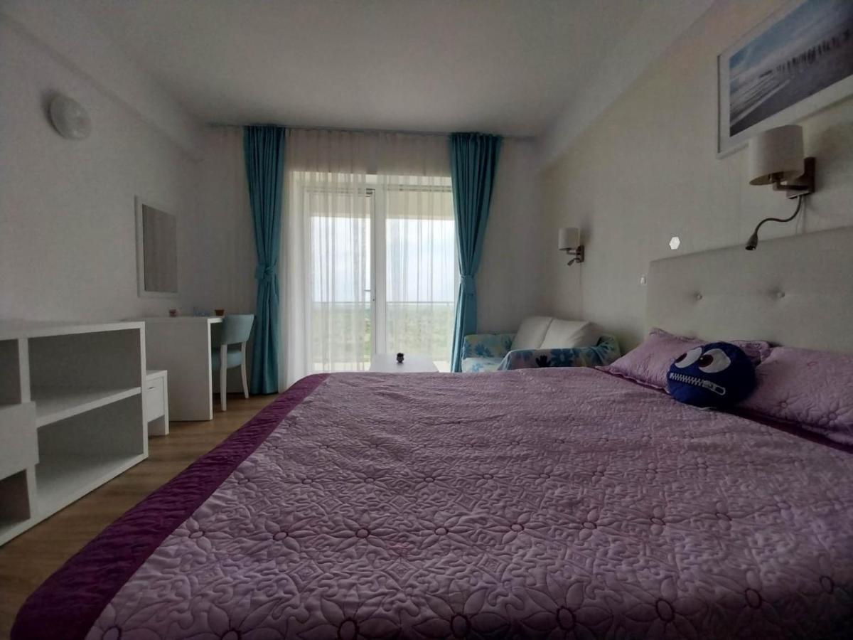 Blaxy Resort Stefi Cu Acces La Piscine Gratuit Douăzeci şi Trei August Kültér fotó