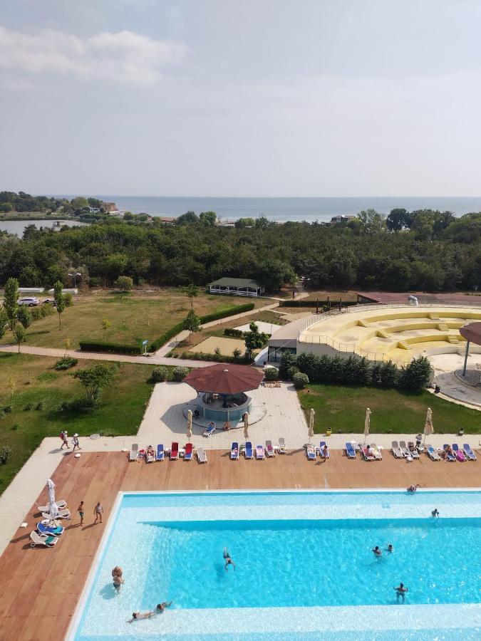 Blaxy Resort Stefi Cu Acces La Piscine Gratuit Douăzeci şi Trei August Kültér fotó