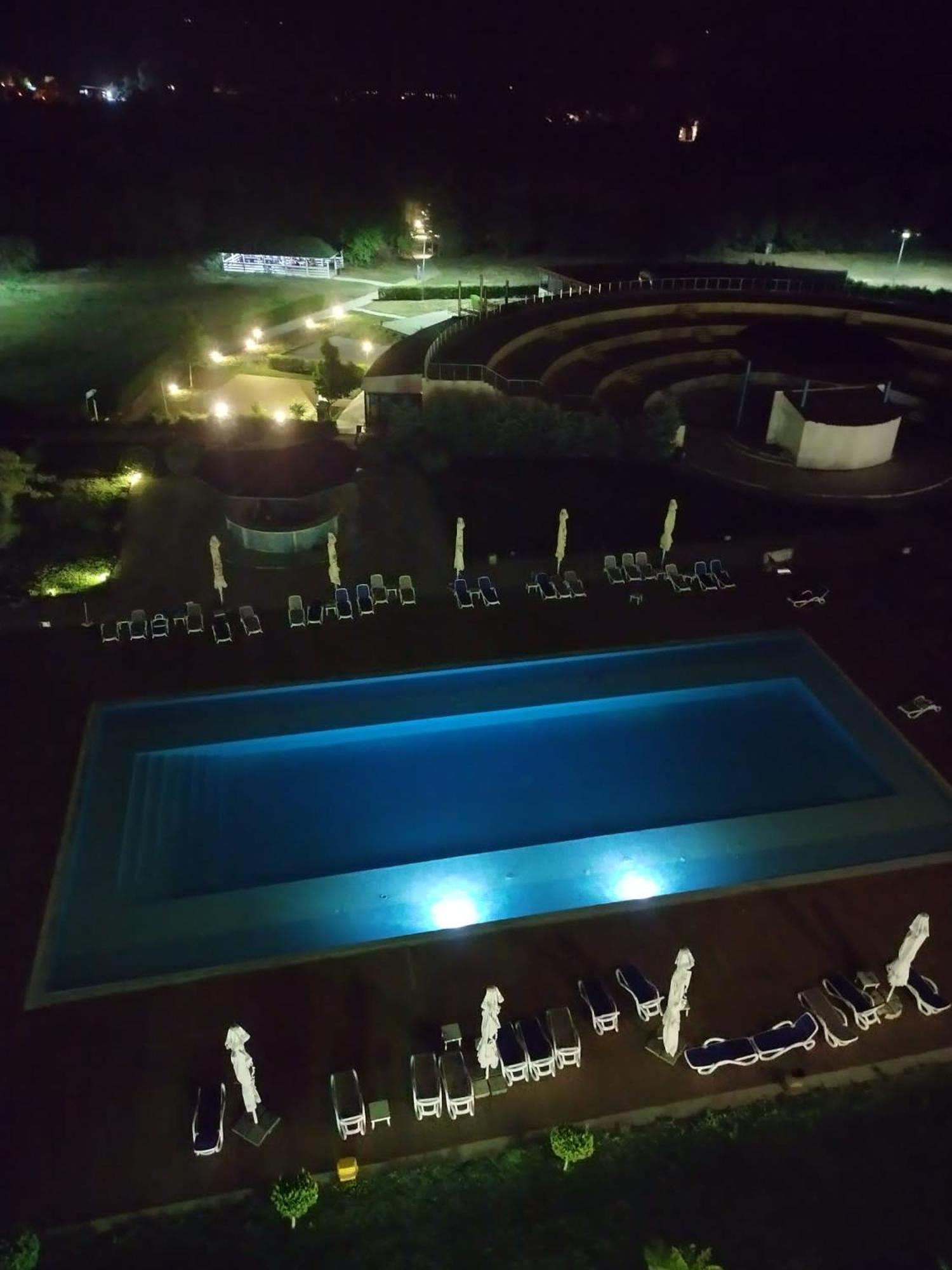 Blaxy Resort Stefi Cu Acces La Piscine Gratuit Douăzeci şi Trei August Kültér fotó