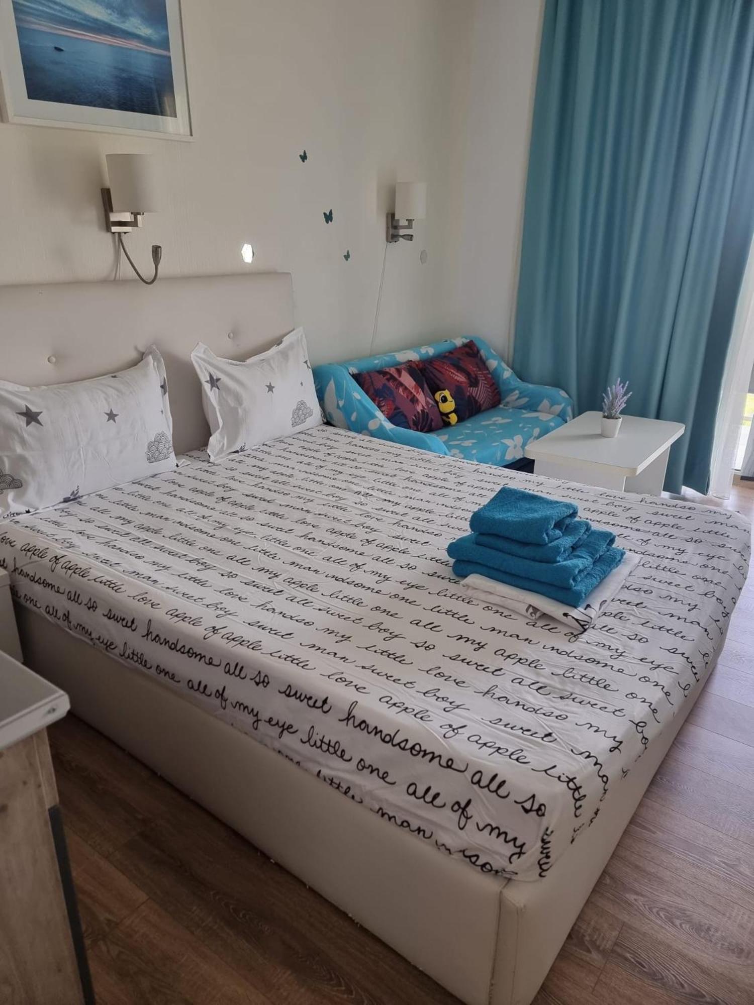Blaxy Resort Stefi Cu Acces La Piscine Gratuit Douăzeci şi Trei August Kültér fotó